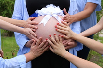 Babybauchshooting, Babybauch, Schwangerschaft, Schwangerschaftsshooting, Fotos, Fotograf, Schwangerschaftsfotografie, Babybauchfotograf, Freundinnen